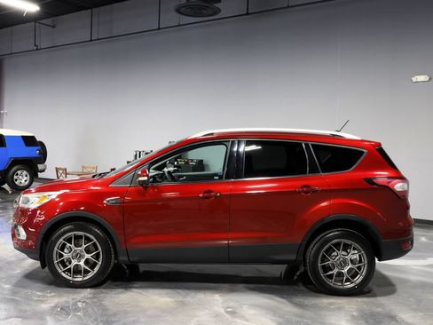 Used 2018 Ford Escape Titanium AWD/4WD image 4