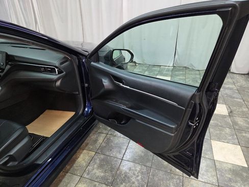 Used 2021 Toyota Camry SE image 10