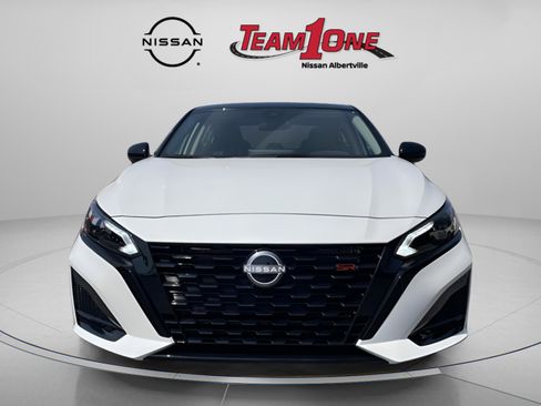 New 2026 Nissan Altima 2.5 SR FWD image 2