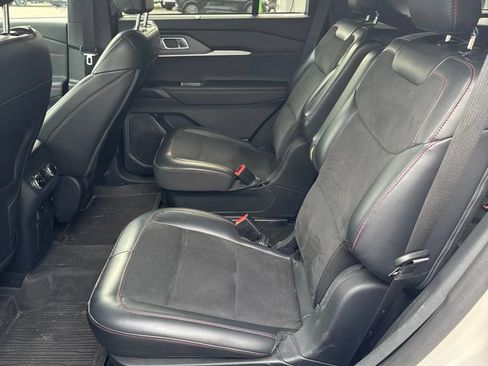 Used 2025 Ford Explorer ST AWD/4WD image 7