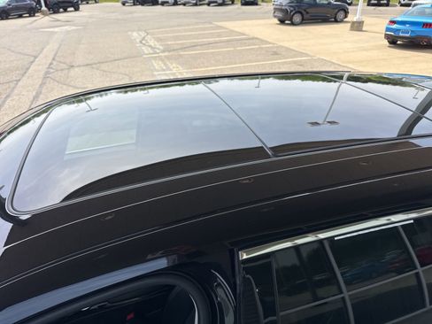 Used 2023 Lincoln Nautilus Reserve AWD/4WD image 18