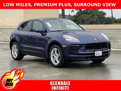 Used 2024 Porsche Macan image 1