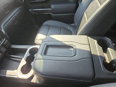 Used 2022 Chevrolet Silverado 1500 LTZ w/ LTZ Convenience Package II AWD/4WD image 27
