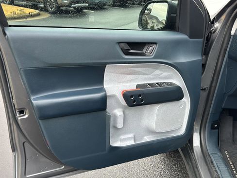 Used 2022 Ford Maverick XLT image 14