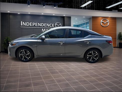 Used 2024 Nissan Sentra SV FWD image 3