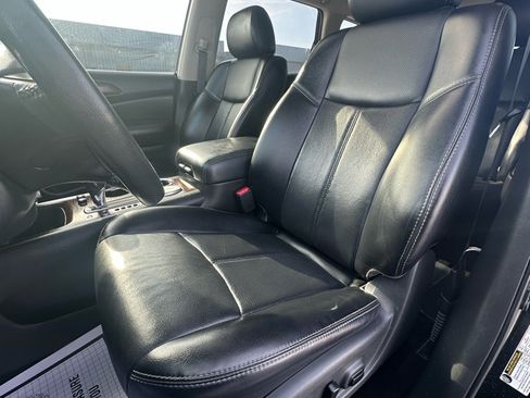 Used 2018 Nissan Pathfinder Platinum w/ Cargo Package image 18