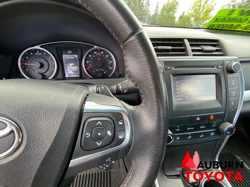 Used 2015 Toyota Camry SE FWD image 37