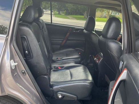 Used 2013 Toyota Highlander Limited AWD/4WD image 23