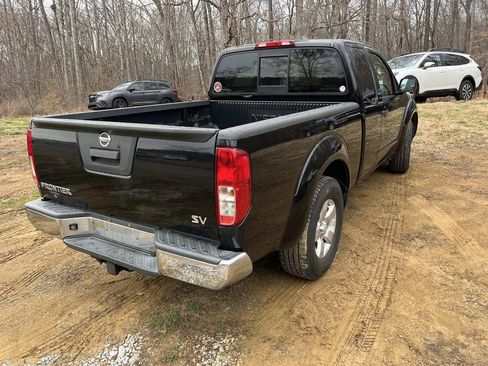 Used 2013 Nissan Frontier SV image 3