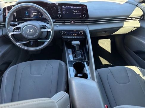 Used 2022 Hyundai Elantra SEL w/ Convenience Package image 4