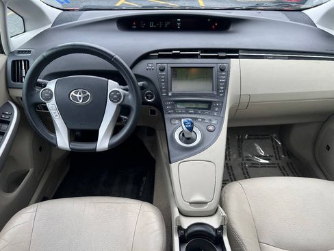 Used 2010 Toyota Prius Four w/ Solar Roof Pkg FWD image 31