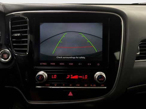 Used 2020 Mitsubishi Outlander SE AWD/4WD image 22