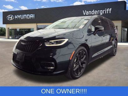 Used 2025 Chrysler Pacifica Limited