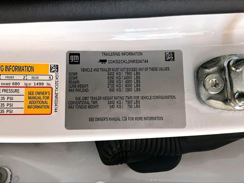 Used 2022 GMC Yukon AT4 AWD/4WD image 32