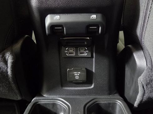 Used 2022 Jeep Gladiator Willys image 30