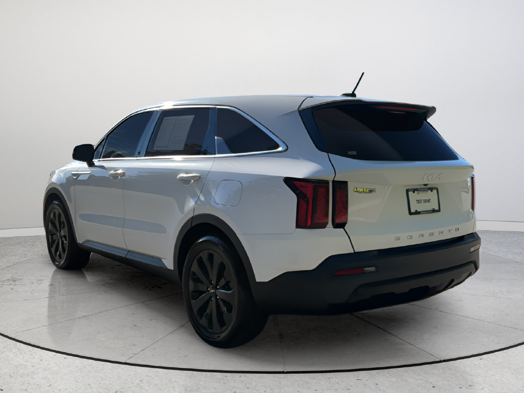 Used 2022 Kia Sorento LX FWD image 8
