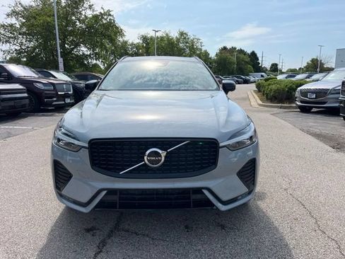 Used 2025 Volvo XC60 B5 Plus AWD/4WD image 2