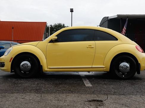 Used 2013 Volkswagen Beetle 2.5 FWD image 4