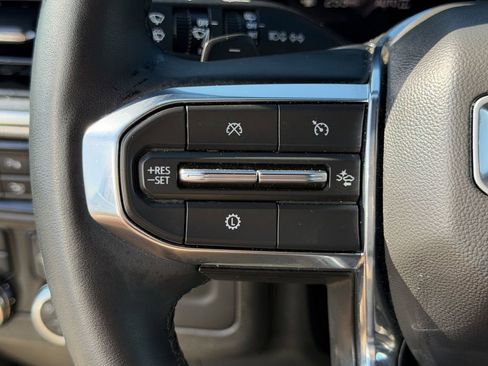 Used 2025 GMC Yukon Denali AWD/4WD image 24