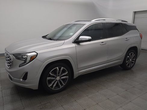 Used 2018 GMC Terrain Denali w/ Advanced Safety Package FWD image 2