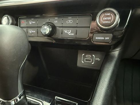 Used 2024 Jeep Compass Latitude AWD/4WD image 37