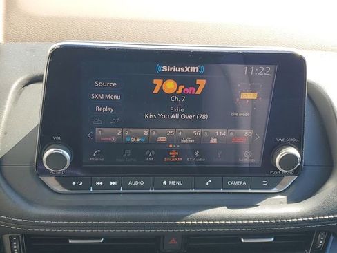 Used 2023 Nissan Rogue SV image 4