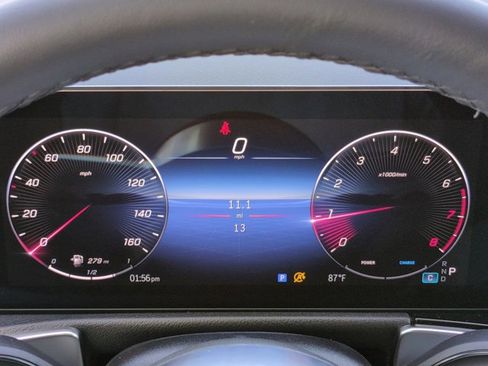 Used 2025 Mercedes-Benz GLB 250 image 26