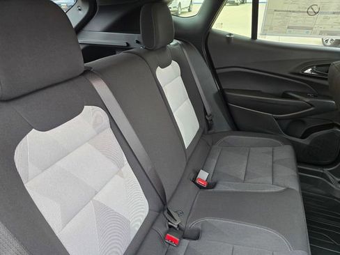 New 2026 Chevrolet Traverse Z71 w/ LPO, Floor Liner Package AWD/4WD image 21