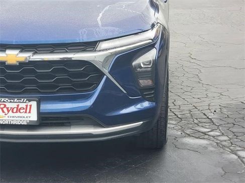 Certified 2024 Chevrolet Trax LT w/ Driver Confidence Package image 3