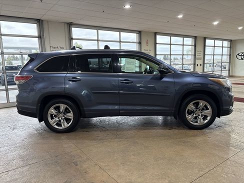 Used 2015 Toyota Highlander Limited Platinum AWD/4WD image 3