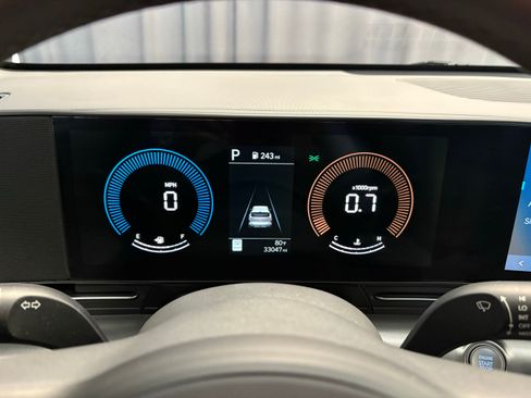 Used 2025 Hyundai Kona SEL FWD image 24