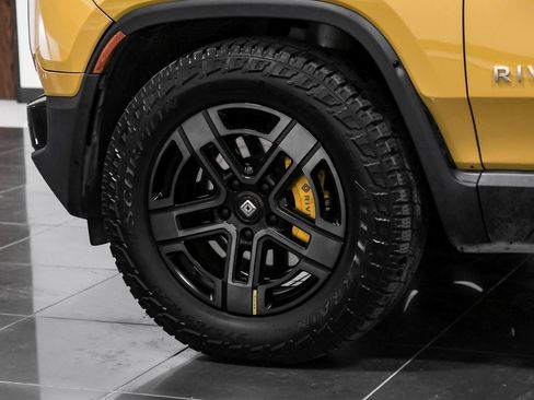Used 2023 Rivian R1S Adventure image 53