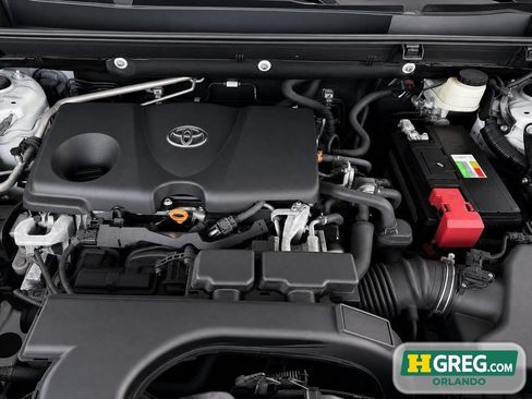 Used 2020 Toyota RAV4 LE FWD image 17