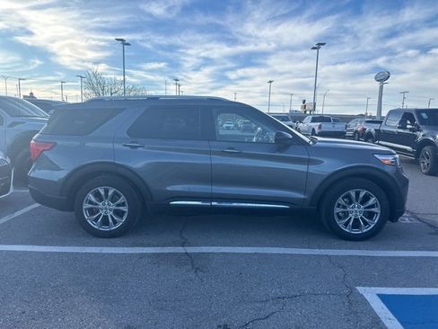 Used 2022 Ford Explorer Limited image 4