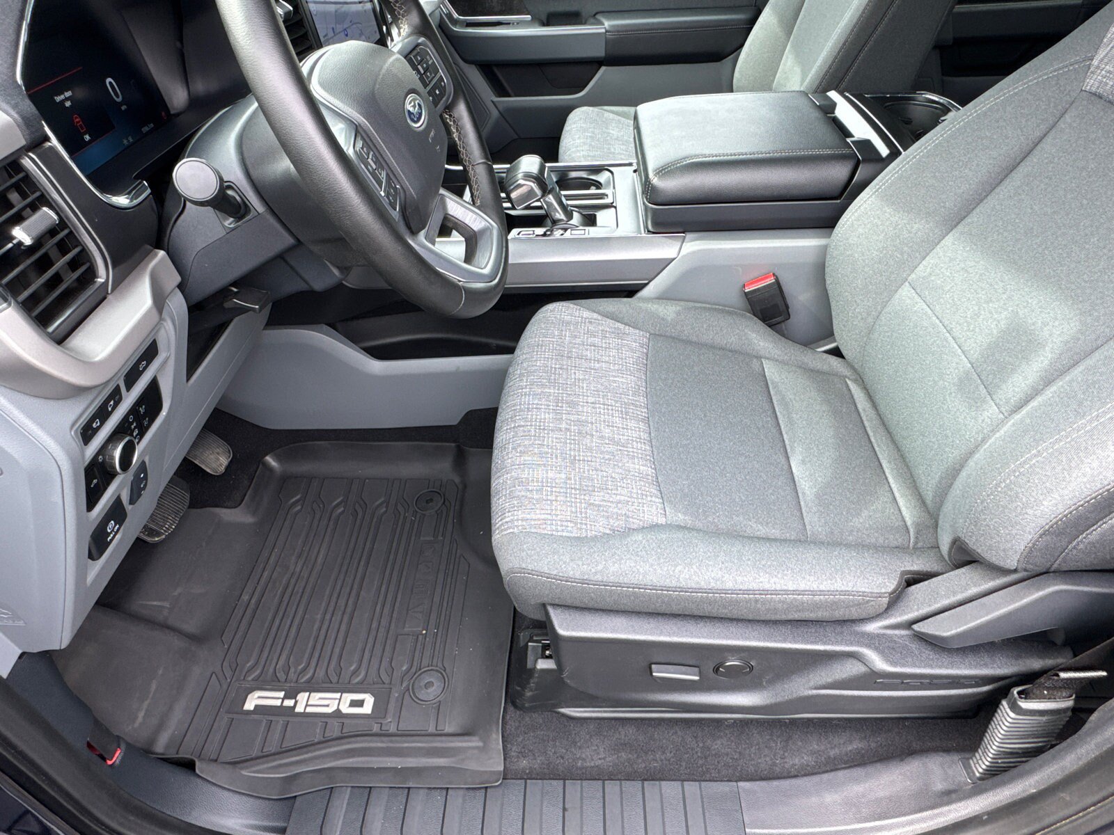 Used 2023 Ford F150 Lightning XLT AWD/4WD image 9