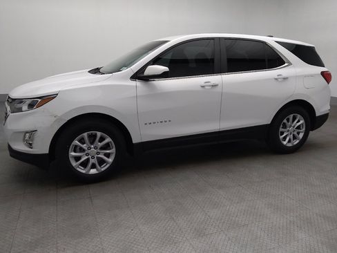 Used 2021 Chevrolet Equinox LT image 2