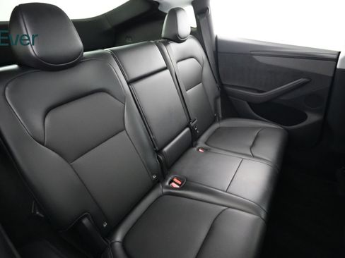 Used 2026 Tesla Model Y Long Range RWD image 5