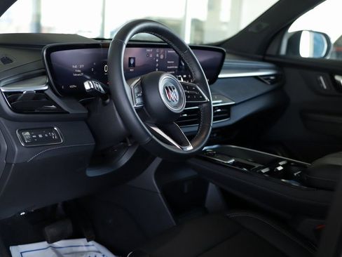 Used 2025 Buick Enclave Preferred image 9