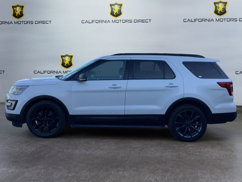 Used 2017 Ford Explorer XLT w/ Equipment Group 202A image 2