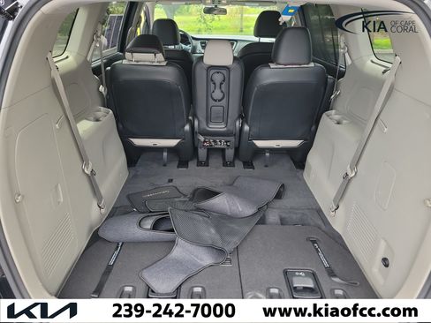Used 2021 Kia Sedona EX FWD image 11