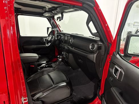 Used 2023 Jeep Wrangler Unlimited Sahara w/ Dual Top Group AWD/4WD image 23