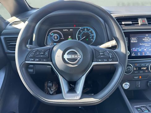 Used 2023 Nissan Leaf S image 12