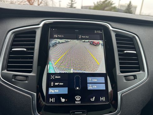 Used 2018 Volvo XC90 T6 Momentum w/ Convenience Package image 18