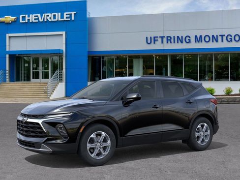 New 2025 Chevrolet Blazer LT w/ Convenience Package image 2