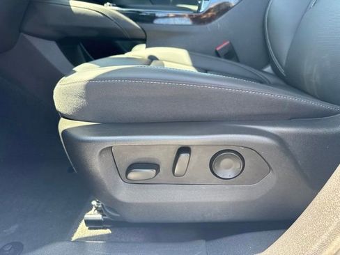 Used 2025 Buick Envision Preferred AWD/4WD image 13