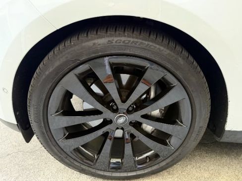 Used 2025 Land Rover Range Rover Sport SE AWD/4WD image 23