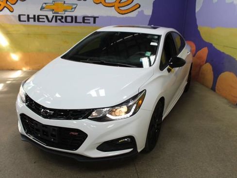 Used 2018 Chevrolet Cruze LT FWD image 4
