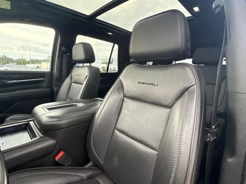 Used 2021 GMC Yukon Denali w/ Denali Premium Package AWD/4WD image 13