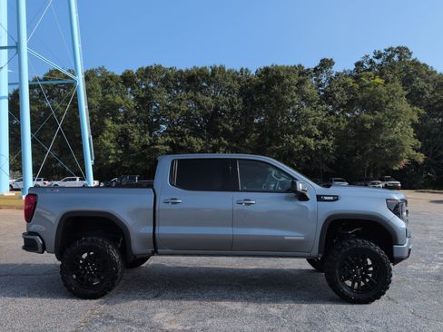 Used 2025 GMC Sierra 1500 Elevation w/ Elevation Premium Package AWD/4WD image 2