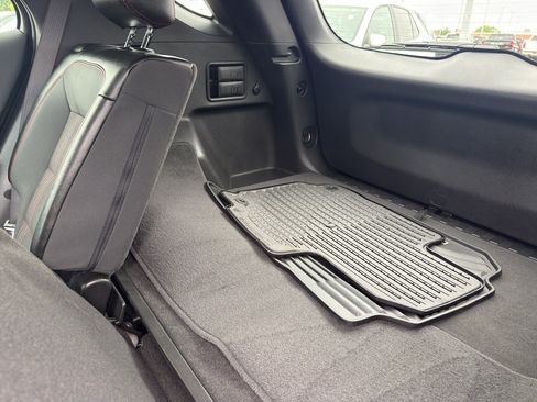 Certified 2023 Chevrolet Equinox RS FWD image 34